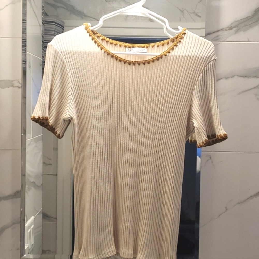 Zara blouse size small.